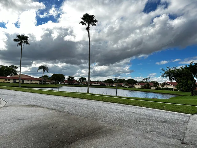 $309,900 | 4326 Woodstock Drive, Unit C, West Palm Beach, FL 33409