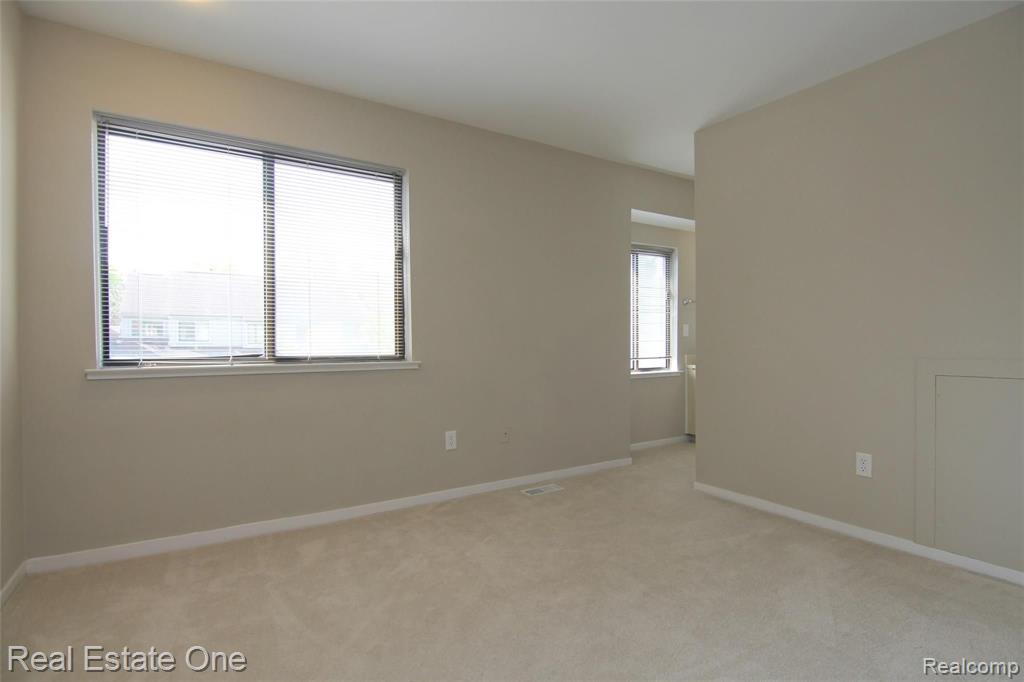 559 Harrow Court, Unit 39 Rochester Hills, MI 48307 - Photo 10 of 19