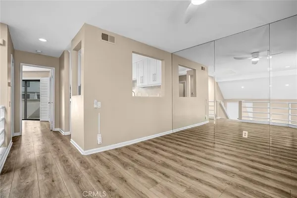 $3,695 | 190 North Singingwood Street, Unit 6, Orange, CA 92869