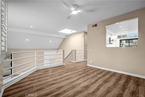 $3,695 | 190 North Singingwood Street, Unit 6, Orange, CA 92869