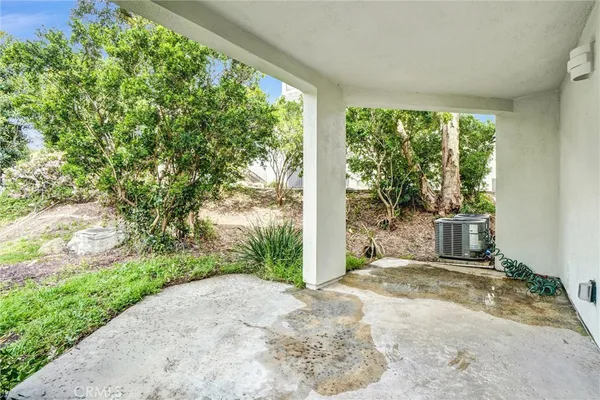 $3,695 | 190 North Singingwood Street, Unit 6, Orange, CA 92869
