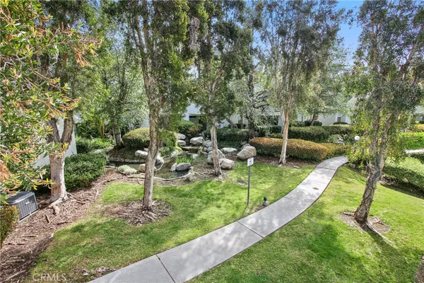 $3,695 | 190 North Singingwood Street, Unit 6, Orange, CA 92869