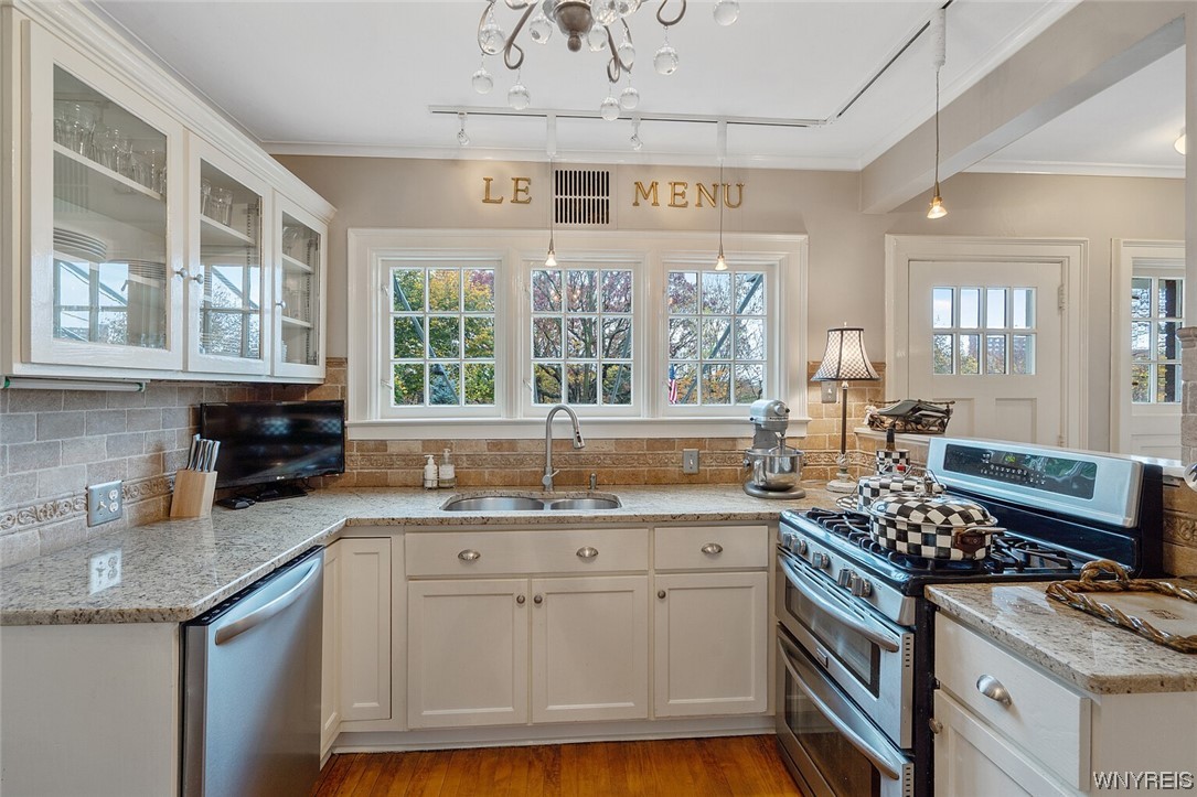 310 Berkeley Drive Syracuse, NY 13210 - Photo 12 of 43