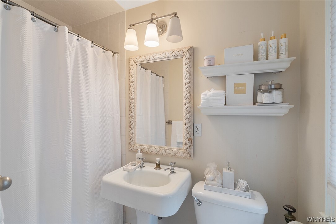 310 Berkeley Drive Syracuse, NY 13210 - Photo 35 of 43