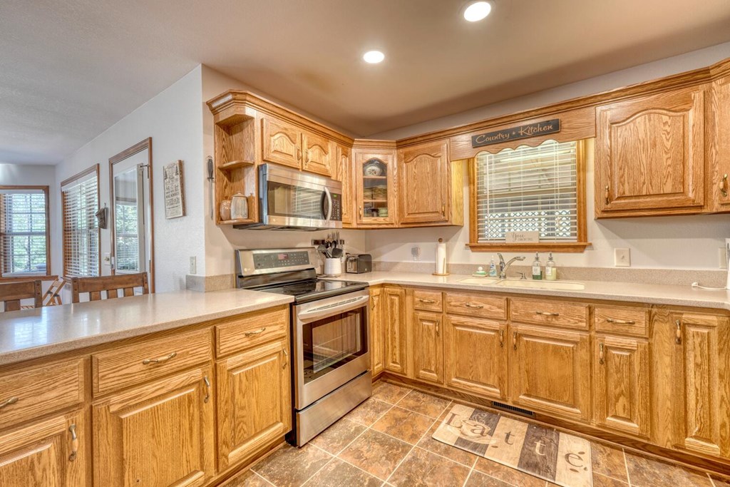 6128 Ruth Drive Young Harris, GA 30582 - Photo 12 of 59