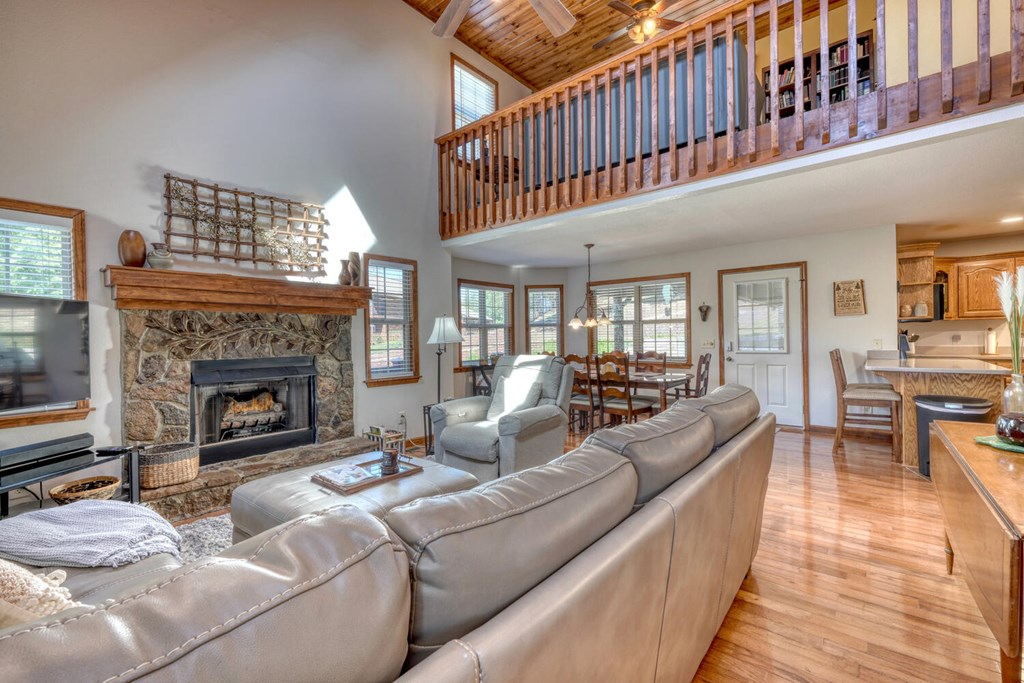 6128 Ruth Drive Young Harris, GA 30582 - Photo 6 of 59