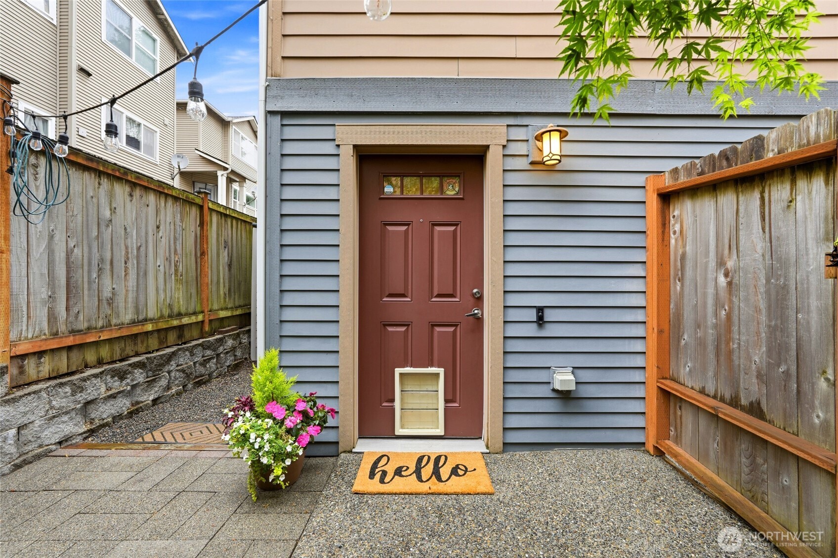 725 North 95th Street, Unit B Seattle, WA 98103 - Photo 2 of 29