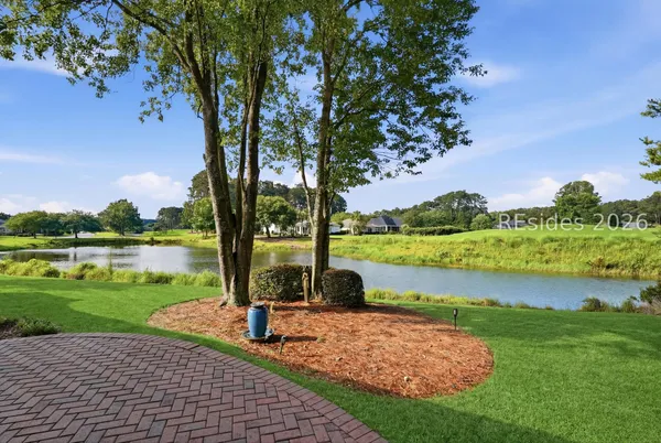 $669,000 | 9 Brayton Court, Bluffton, SC 29909