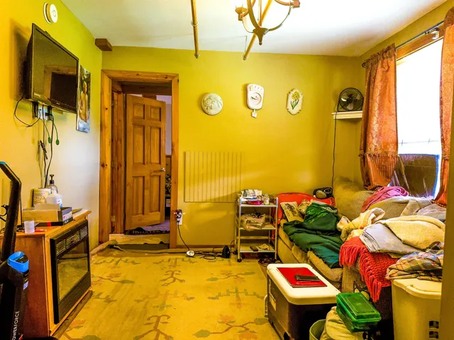 $600,000 | 264 Chestnut Street, Claremont, NH 03743