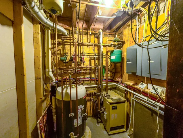 $600,000 | 264 Chestnut Street, Claremont, NH 03743