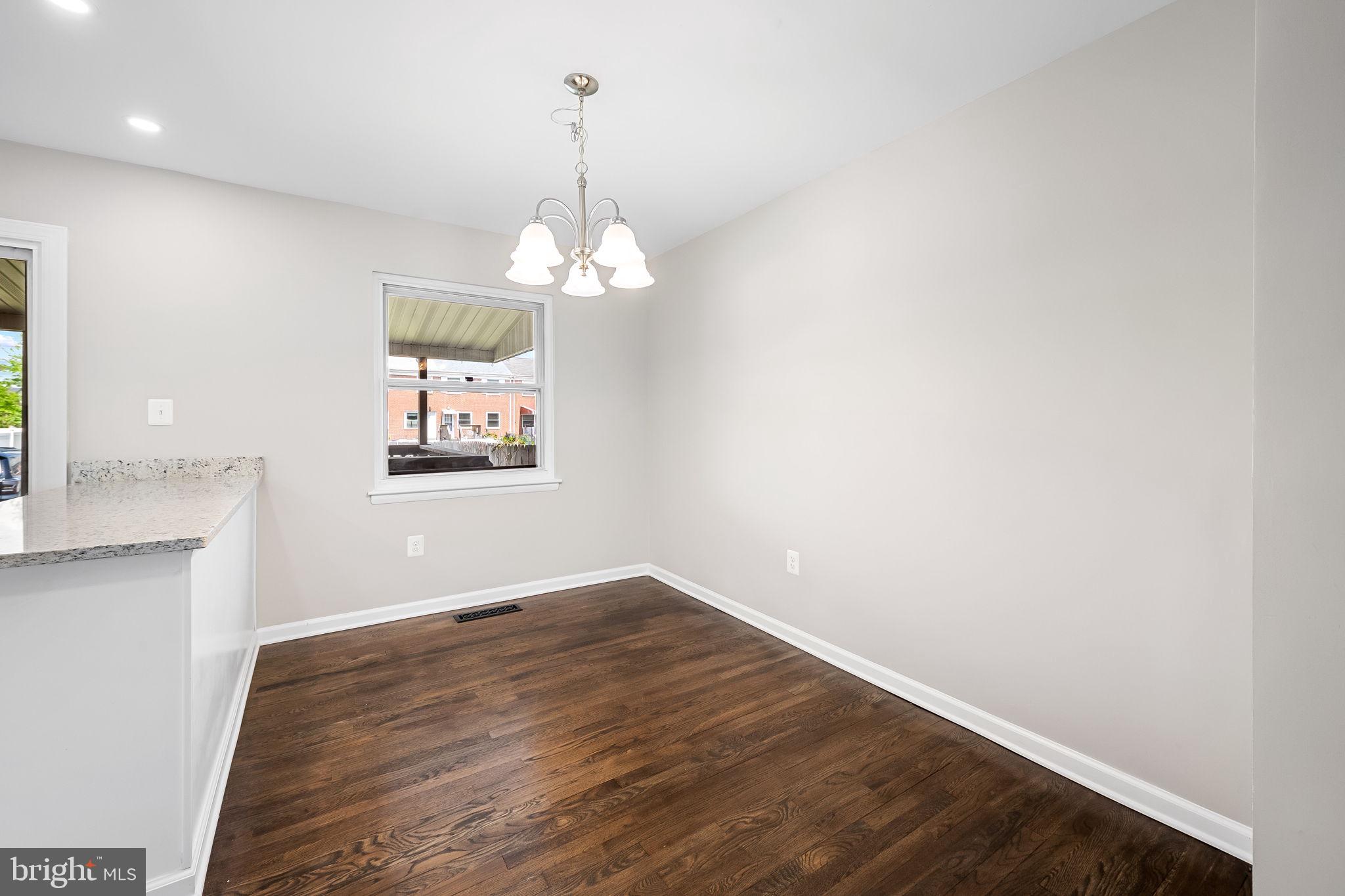 751 Seawall Road Essex, MD 21221 - Photo 8 of 38 Gallery Image 8