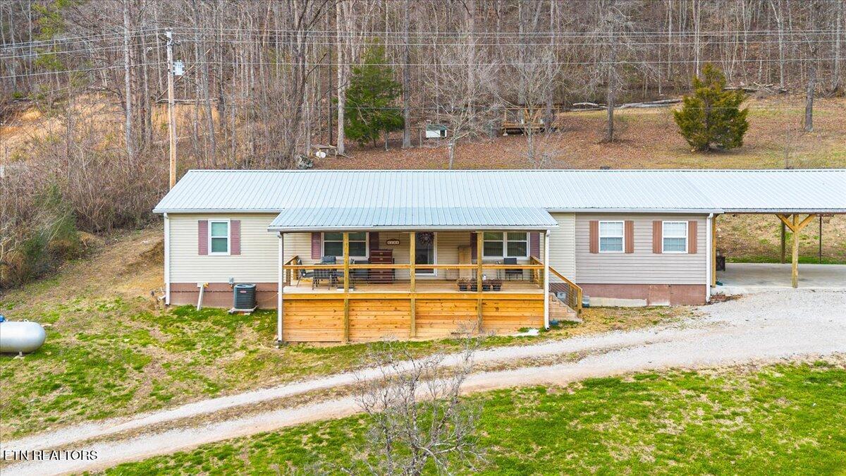 4194 Highway 297 Newcomb, TN 37819 - Photo 2 of 43 02-TN-297
