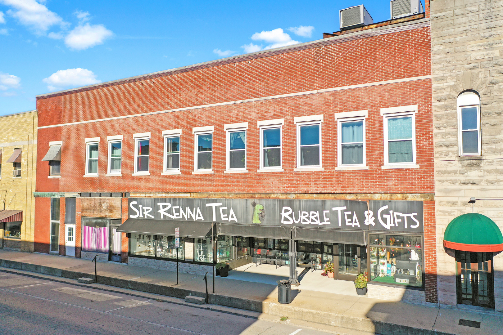 113 North Kickapoo Street Lincoln, IL 62656 - Photo 1 of 48 a building on the corner of street