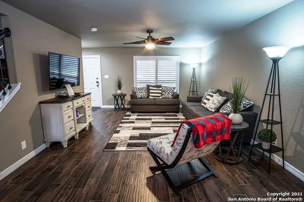 $1,800 | 5323 Dannelly Field, San Antonio, TX 78227