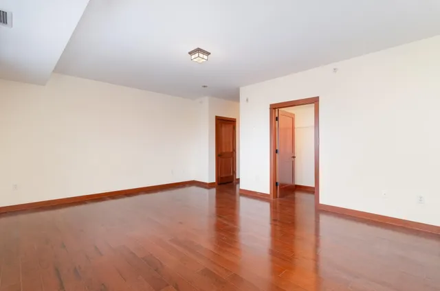 $399,900 | 3251 Louisiana Avenue South, Unit 302, St. Louis Park, MN 55426