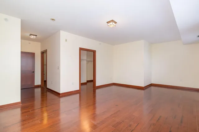 $399,900 | 3251 Louisiana Avenue South, Unit 302, St. Louis Park, MN 55426