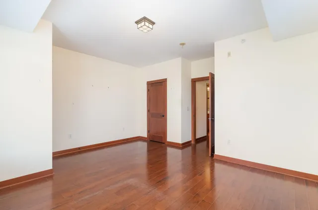 $399,900 | 3251 Louisiana Avenue South, Unit 302, St. Louis Park, MN 55426