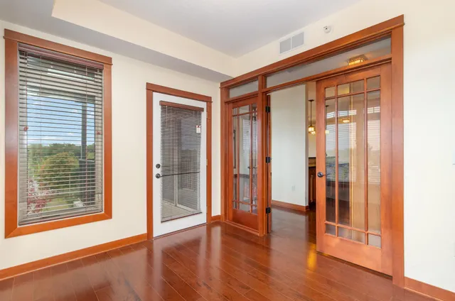 $399,900 | 3251 Louisiana Avenue South, Unit 302, St. Louis Park, MN 55426