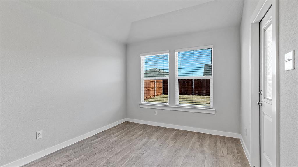 2816 Hawk Drive Denton, TX 76205 - Photo 7 of 40