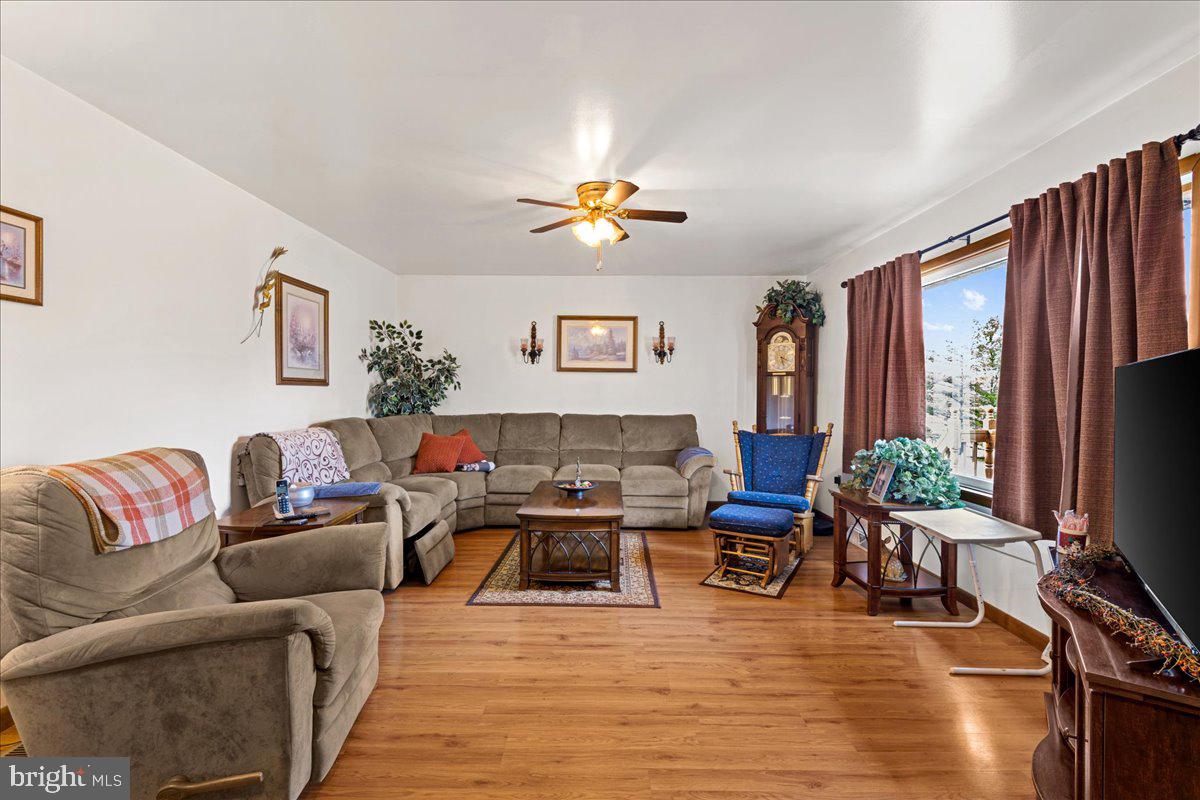 12530 Seavolt Road Hancock, MD 21750 - Photo 4 of 48
