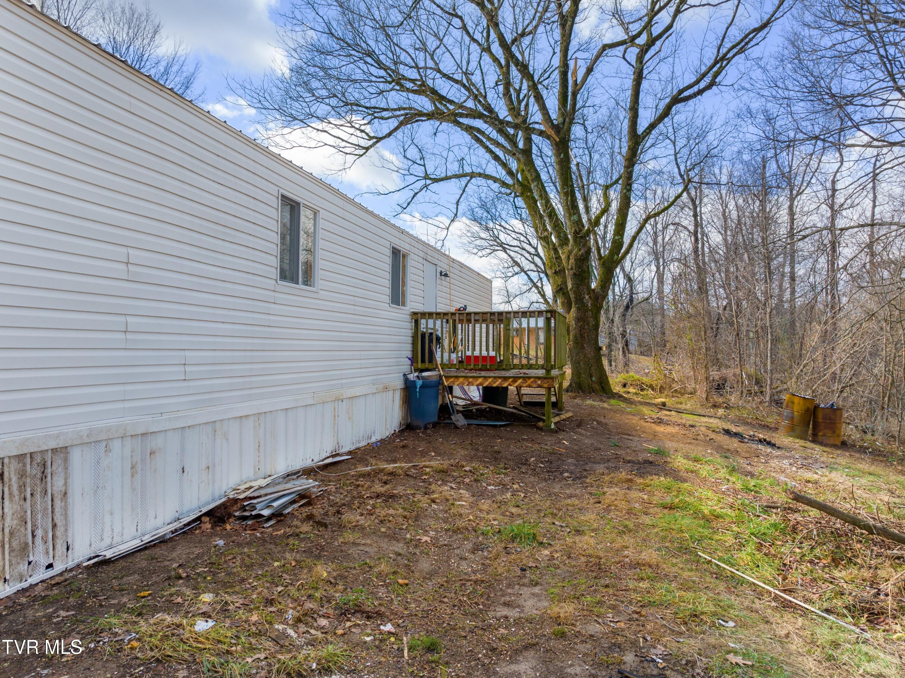 993 Copper Ridge Road Thorn Hill, TN 37881 - Photo 17 of 25 FJI_20240223113033_0120_D.jpg-SMALL