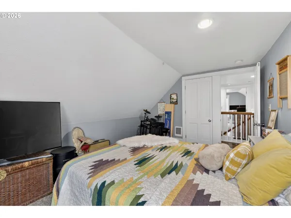 $415,000 | 352 21st Street Northeast, Salem, OR 97301