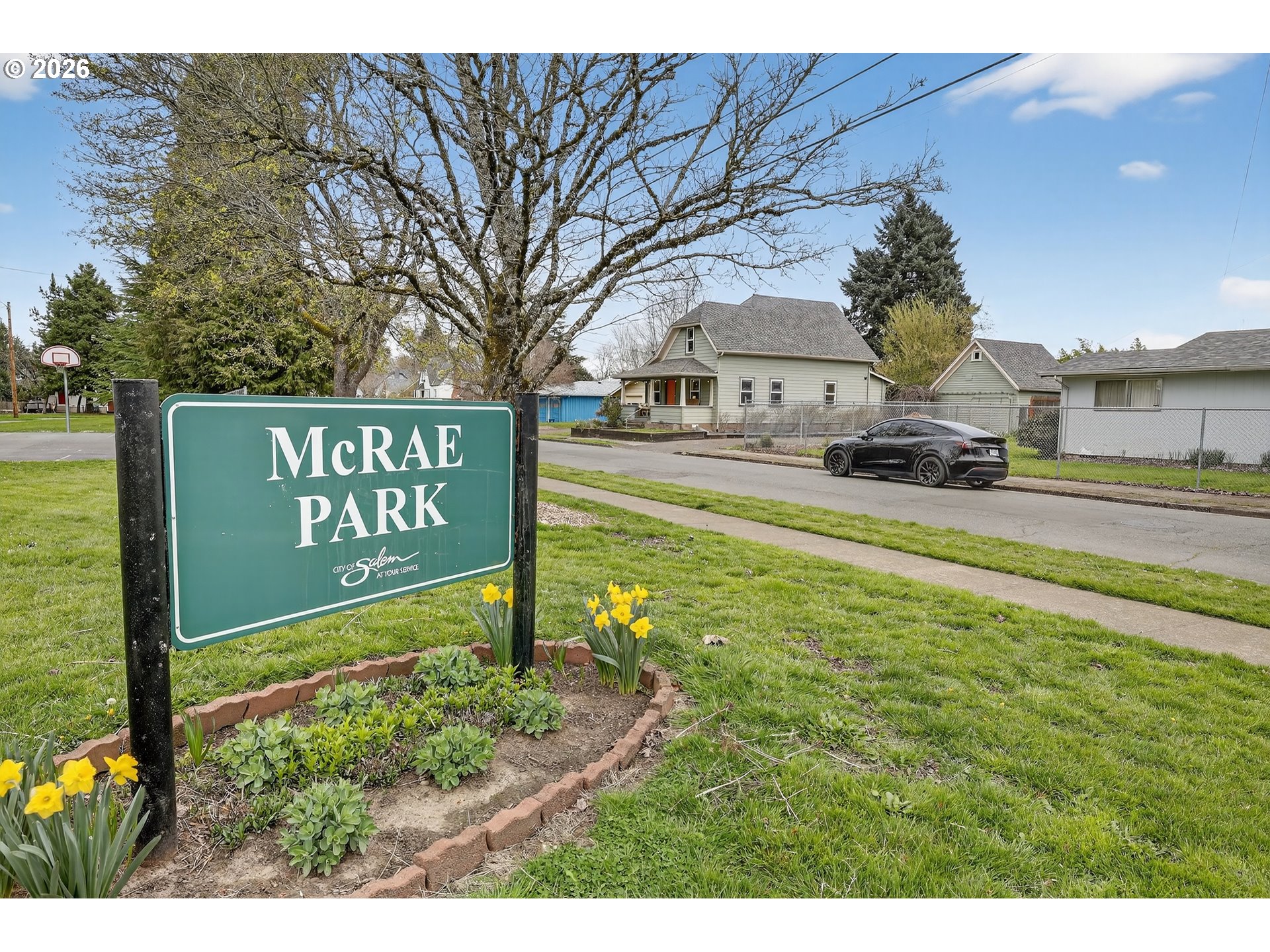 352 21st Street Northeast Salem, OR 97301 - Photo 34 of 41 a view of a sign board with yard