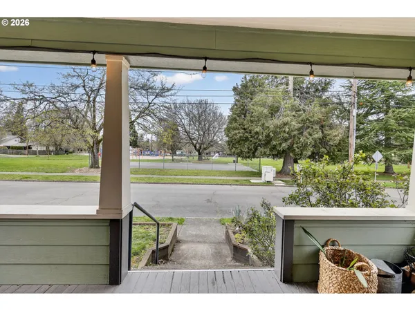 $415,000 | 352 21st Street Northeast, Salem, OR 97301