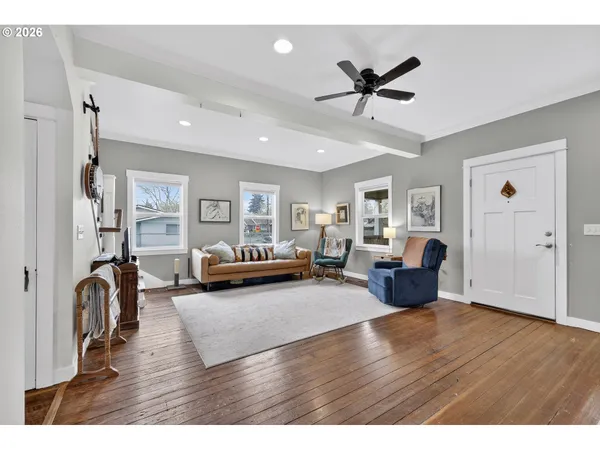 $415,000 | 352 21st Street Northeast, Salem, OR 97301