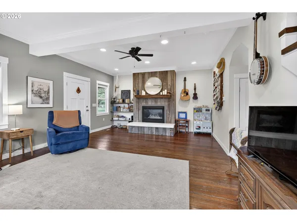 $415,000 | 352 21st Street Northeast, Salem, OR 97301