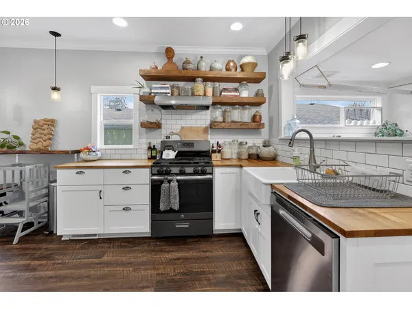 $415,000 | 352 21st Street Northeast, Salem, OR 97301