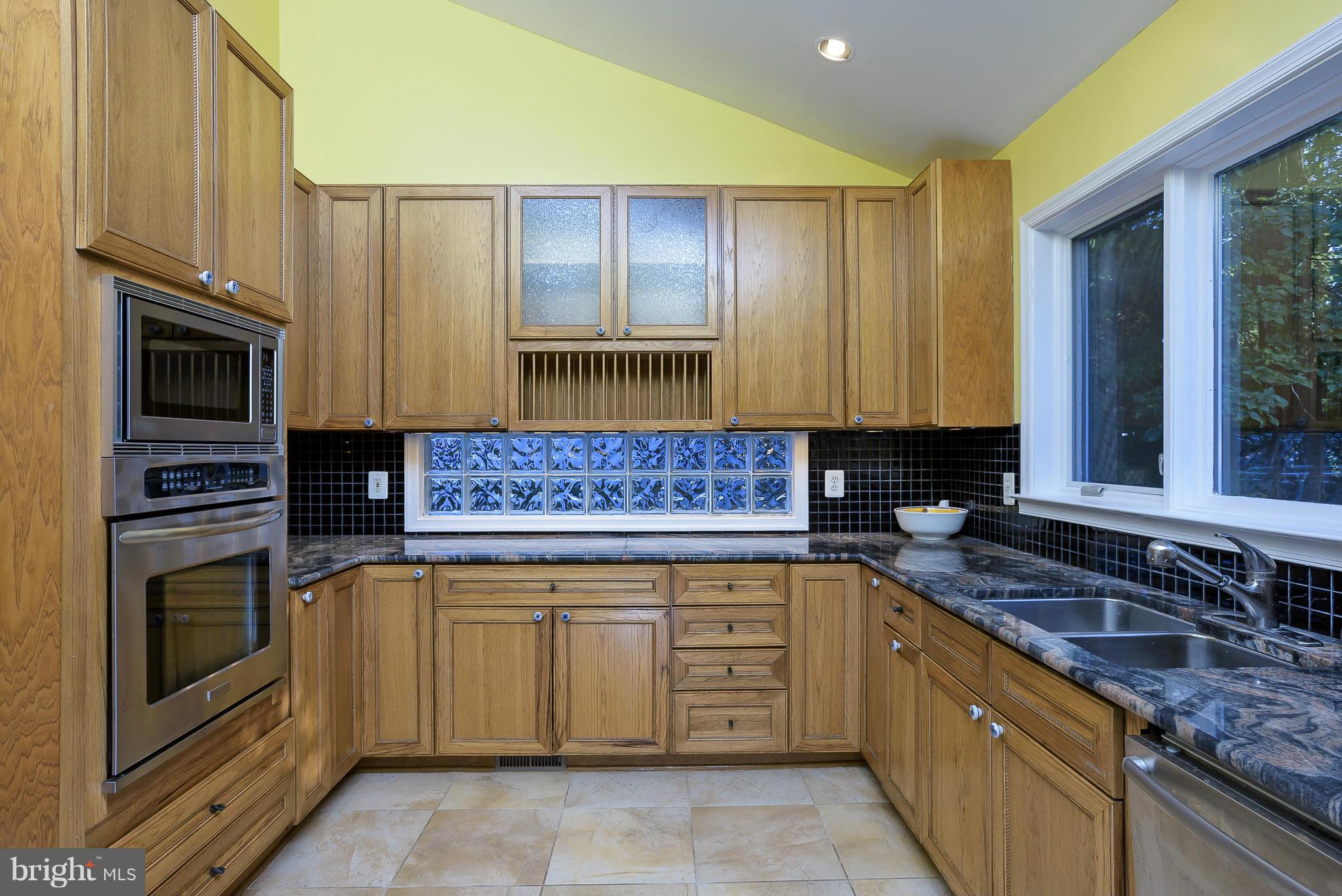 12 Linstead Road Severna Park, MD 21146 - Photo 8 of 30 Kitchen