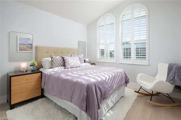 $2,595,000 | 1070 5th Street South, Unit 4, Naples, FL 34102