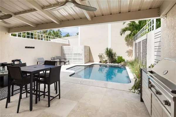 $2,595,000 | 1070 5th Street South, Unit 4, Naples, FL 34102