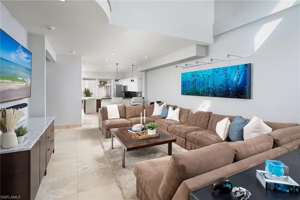 $2,595,000 | 1070 5th Street South, Unit 4, Naples, FL 34102