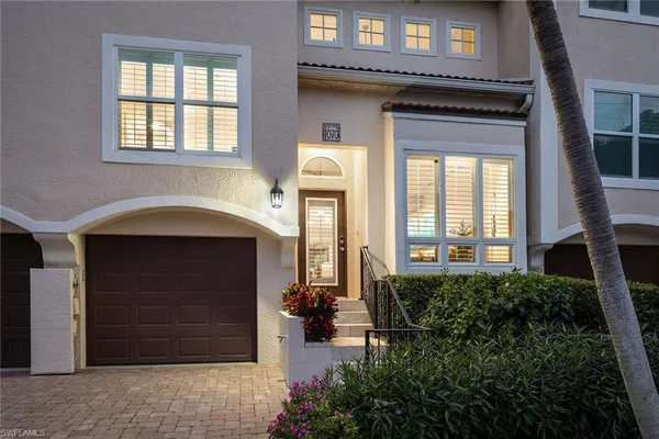 $2,595,000 | 1070 5th Street South, Unit 4, Naples, FL 34102