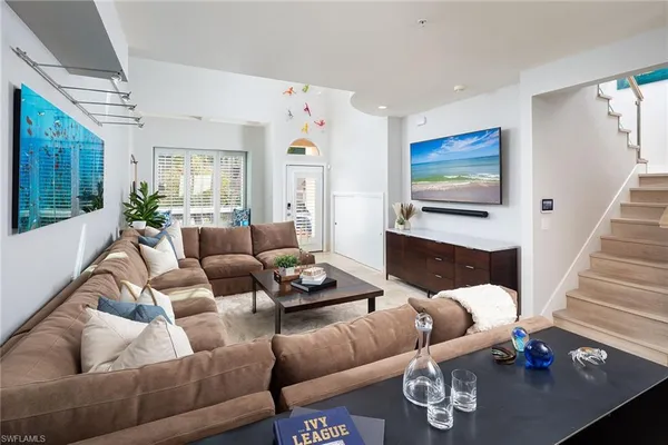 $2,595,000 | 1070 5th Street South, Unit 4, Naples, FL 34102