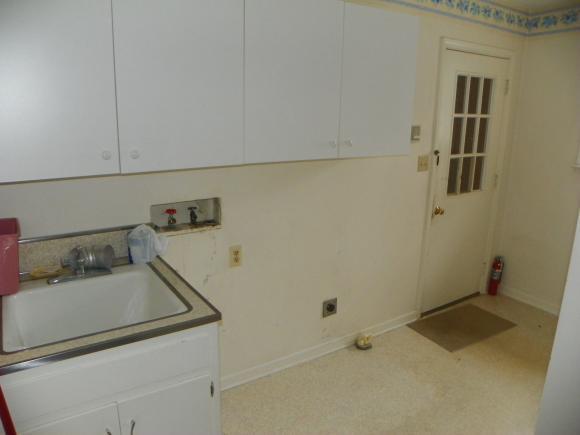 212 South Gray Road Connersville, IN 47331 - Photo 11 of 15 Gallery Image 11