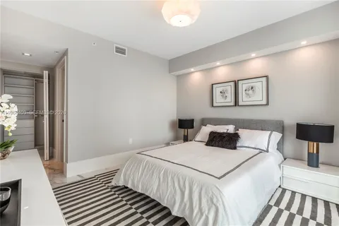 $1,280,000 | 300 Sunny Isles Boulevard, Unit 4806, Sunny Isles Beach, FL 33160