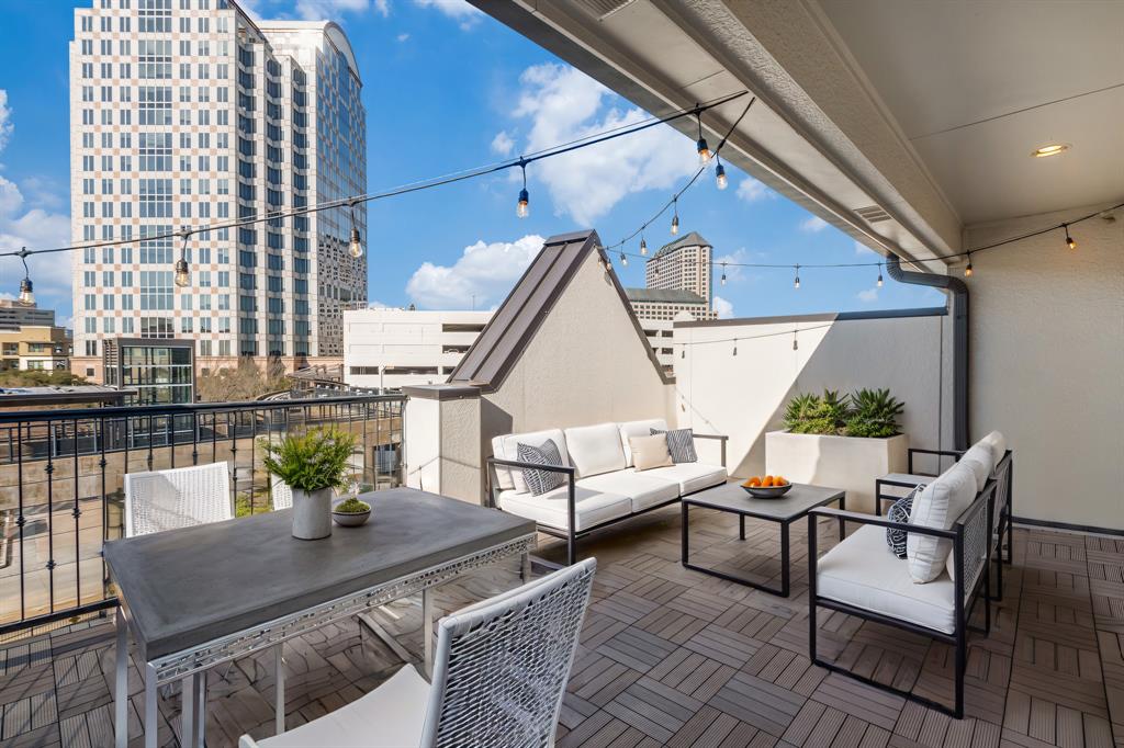 5421 Patterson Street Irving, TX 75039 - Photo 6 of 32 4th floor rooftop terrace or Sky Lounge gives you unbeatable views of the Las Colinas skyline
