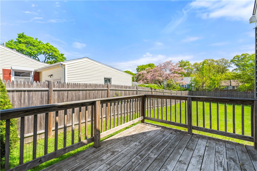 328 Maple Street Warwick, RI 02888 - Photo 24 of 30