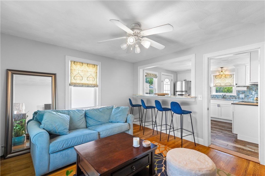 328 Maple Street Warwick, RI 02888 - Photo 8 of 30