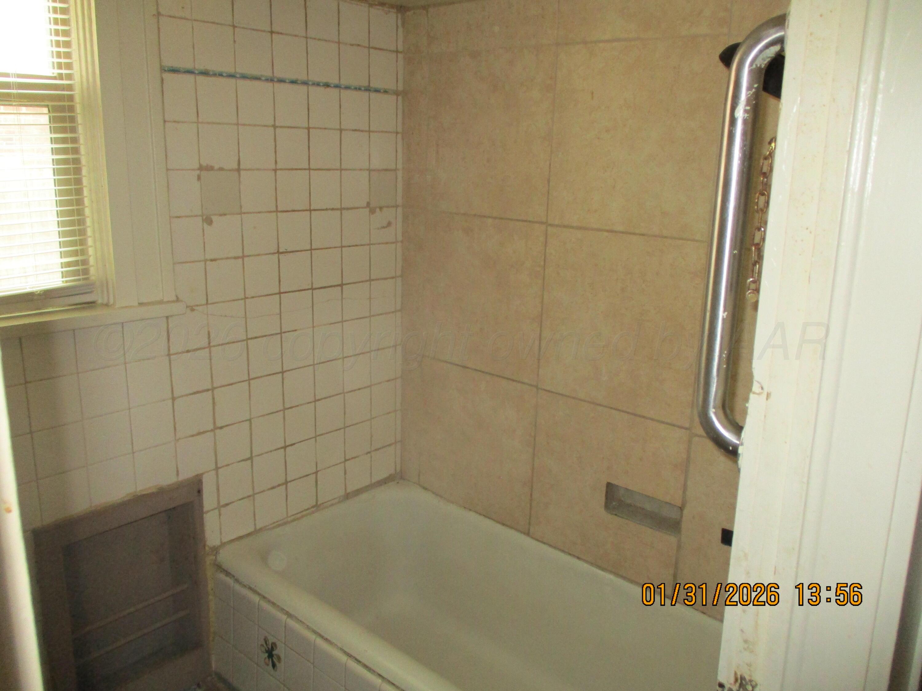 3705 South Van Buren Street Amarillo, TX 79110 - Photo 9 of 16 Bathroom