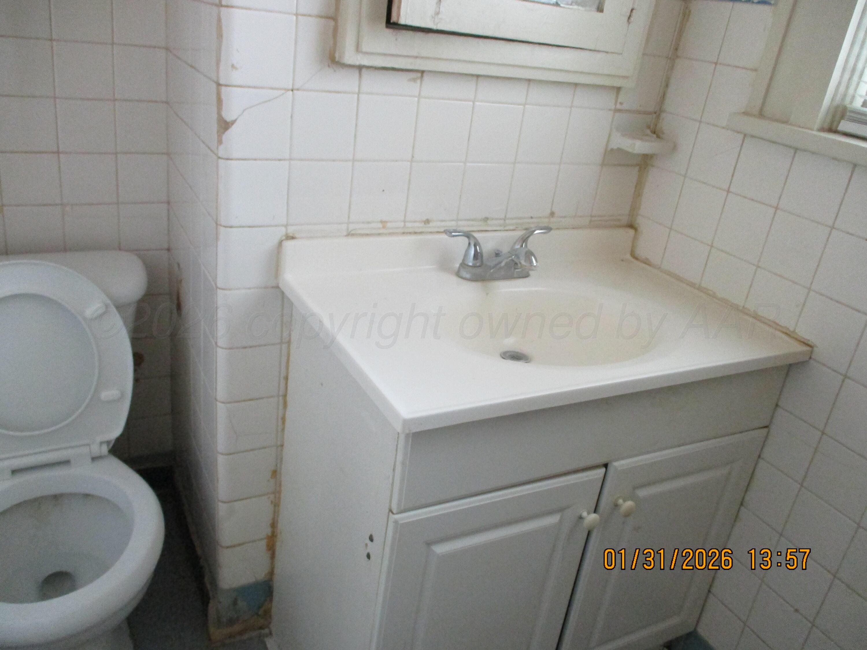 3705 South Van Buren Street Amarillo, TX 79110 - Photo 10 of 16 Bathroom