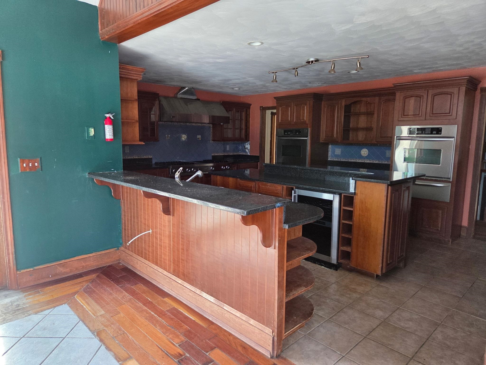 175 Old Turnpike Road Nottingham, NH 03290 - Photo 2 of 11