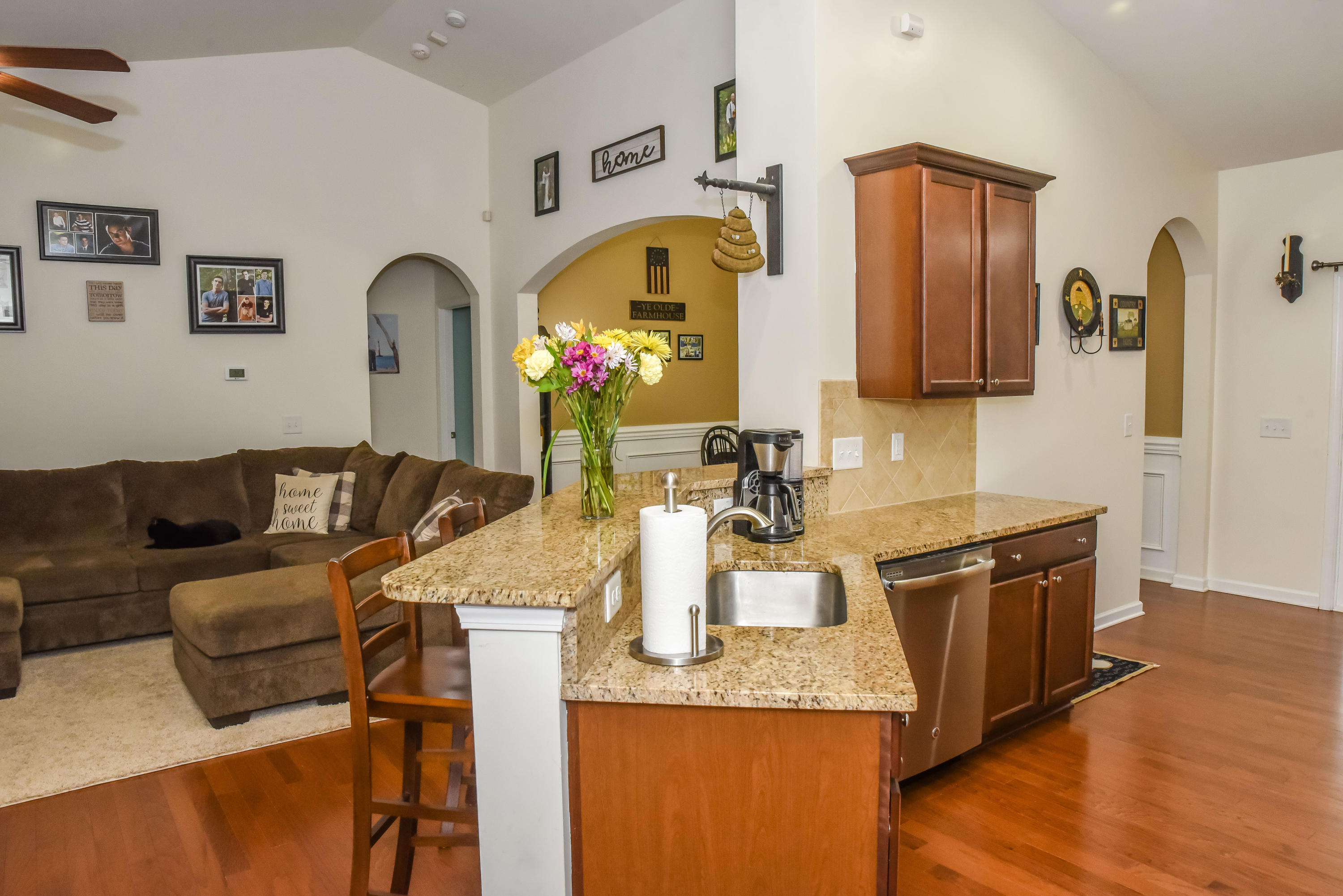 323 Beautyberry Road Summerville, SC 29486 - Photo 12 of 40 323BeautyBerry-7