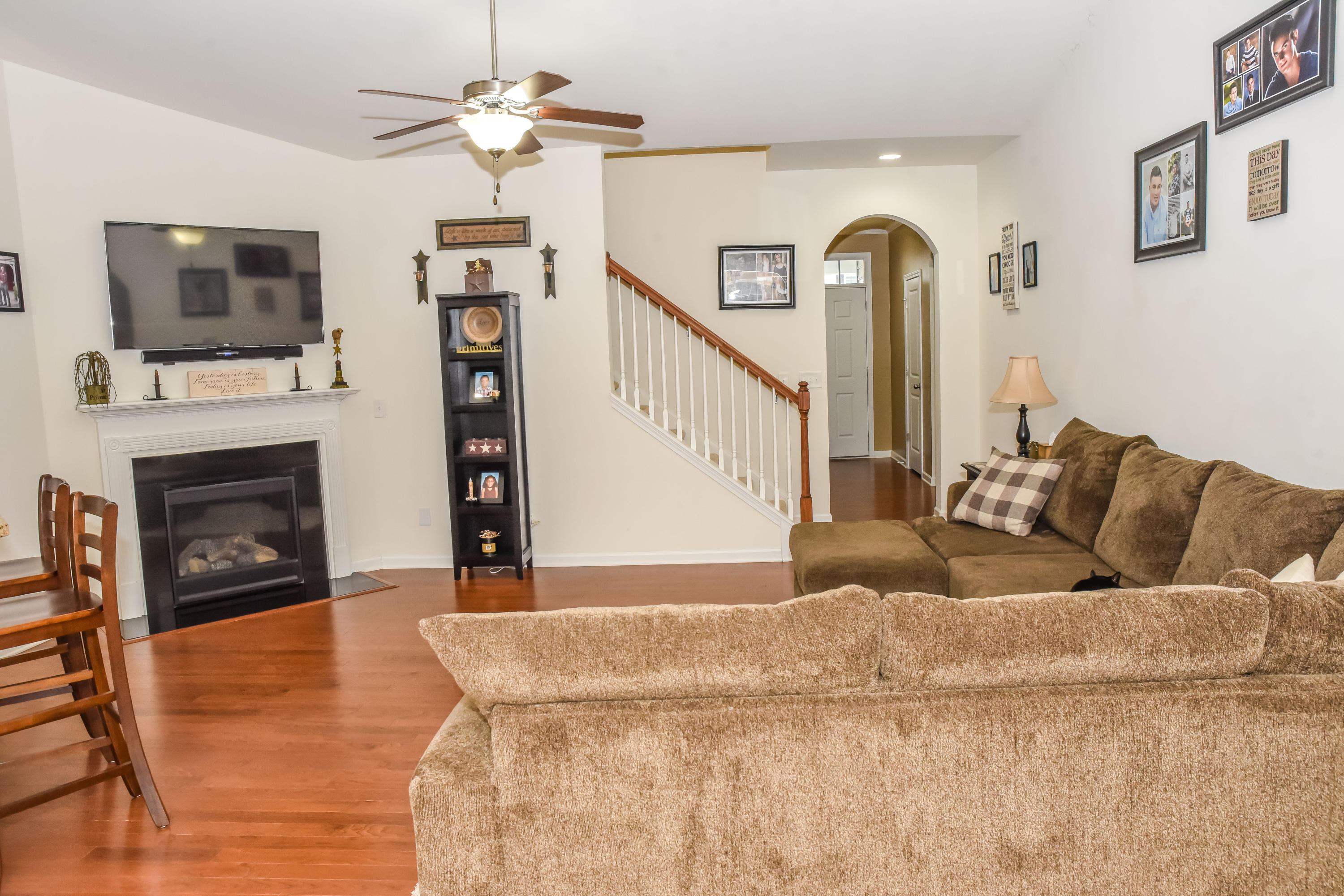 323 Beautyberry Road Summerville, SC 29486 - Photo 15 of 40 323BeautyBerry-10