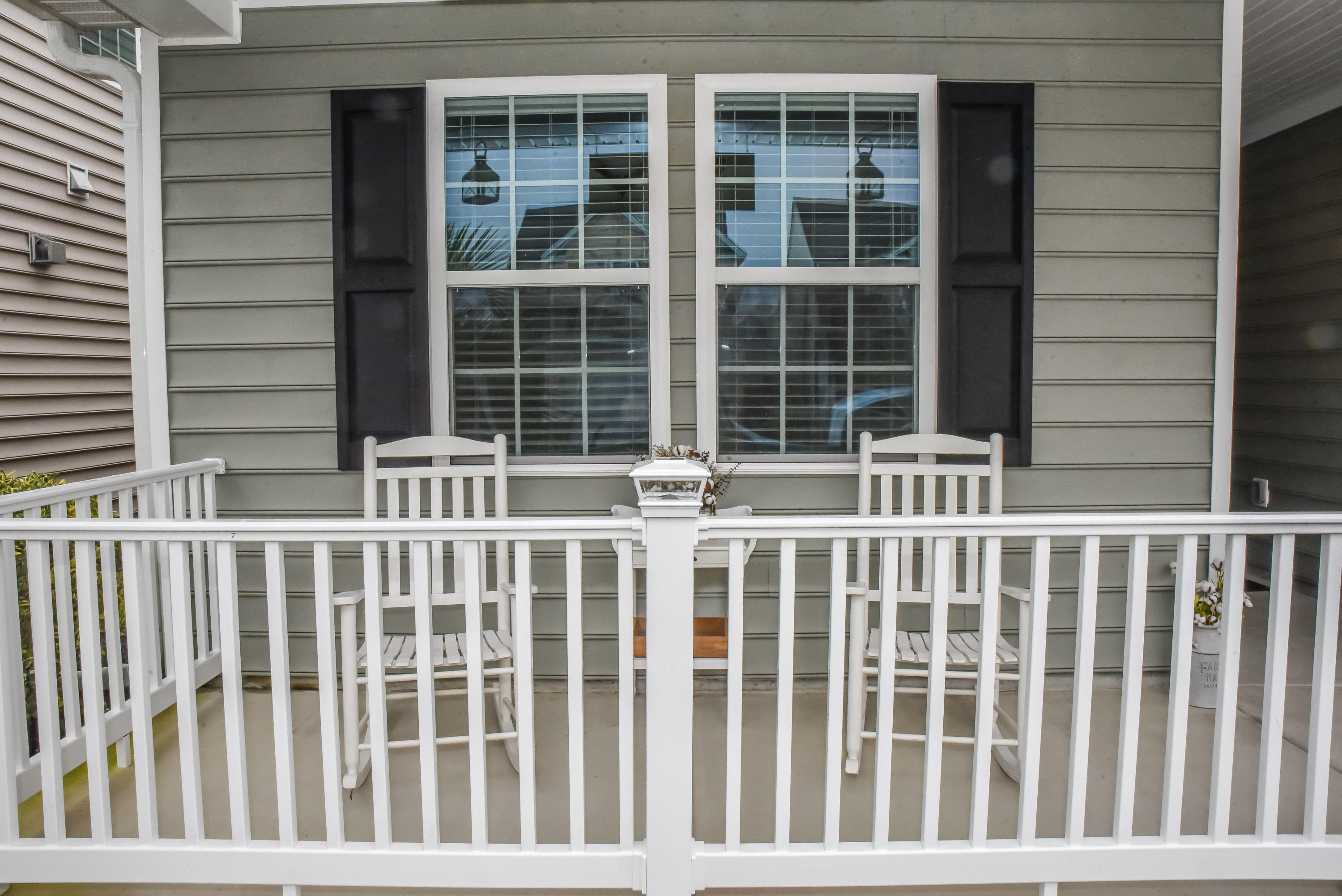 323 Beautyberry Road Summerville, SC 29486 - Photo 5 of 40 323BeautyBerry-43