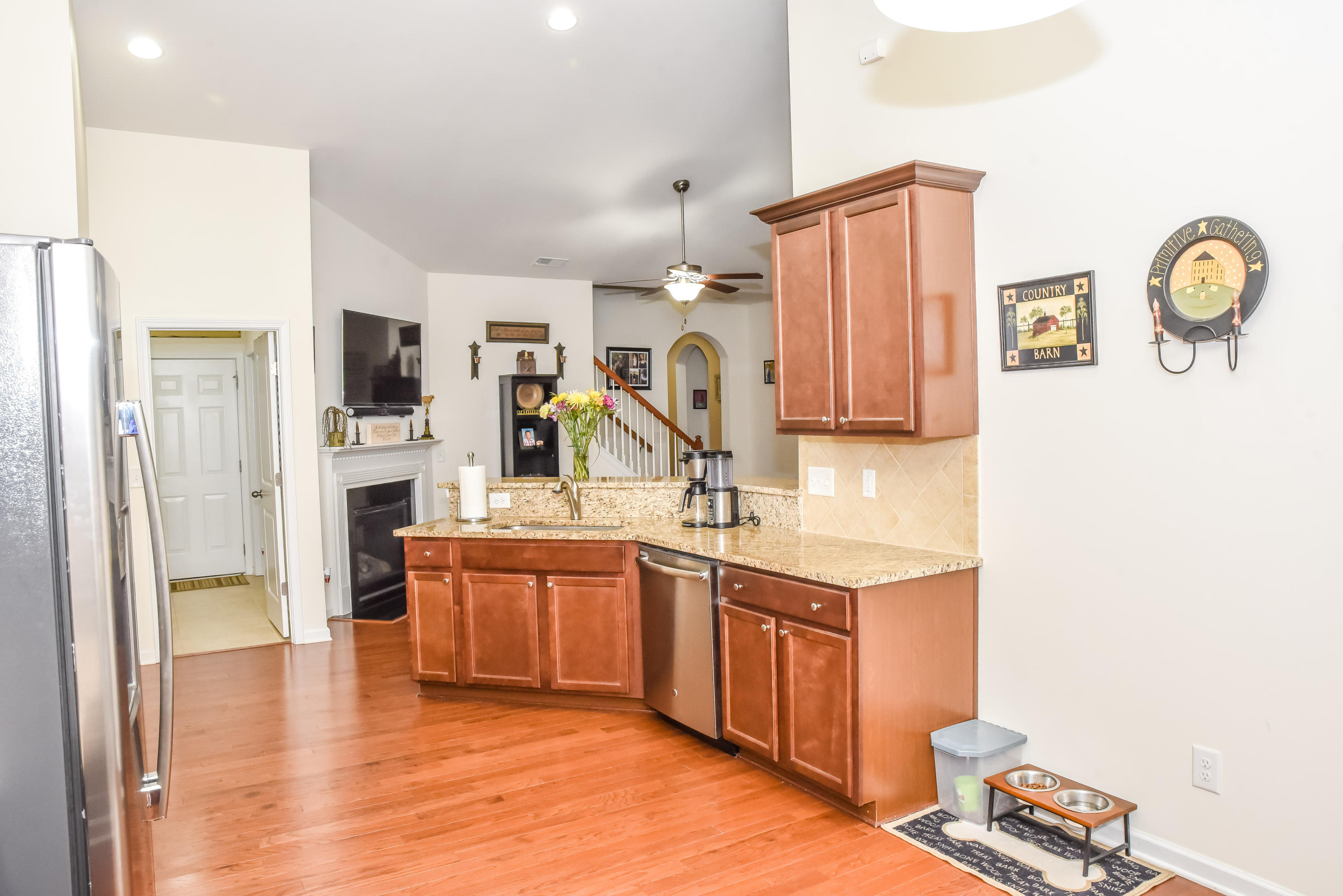 323 Beautyberry Road Summerville, SC 29486 - Photo 9 of 40 323BeautyBerry-34