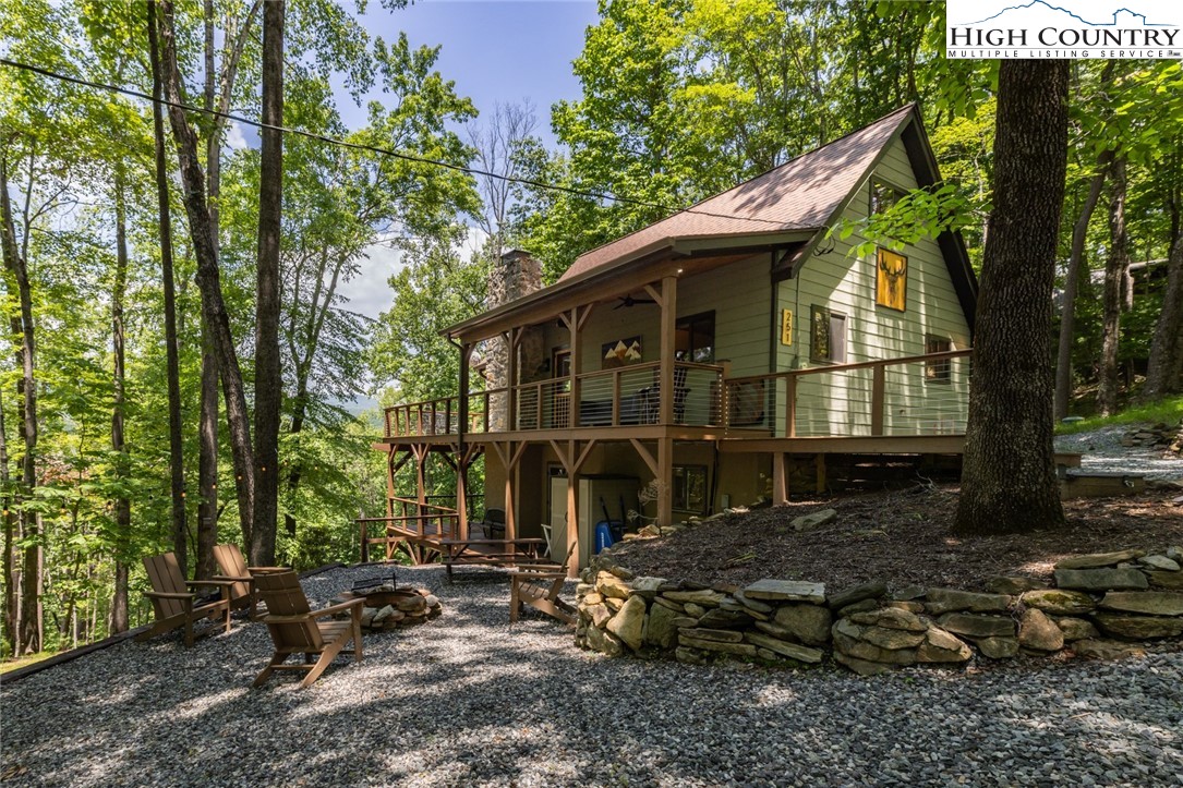 251 Deer Run Road Deep Gap, NC 28618 - Photo 6 of 25 Gallery Image 6